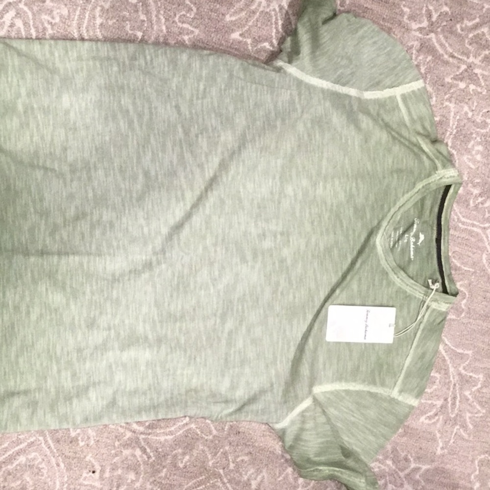 NWT Mens Large Tommy  Bahamas V-Neck T-shirt